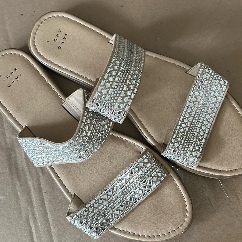 🔥2/$20🔥Target sandals with embellished straps - Picture 2 of 4